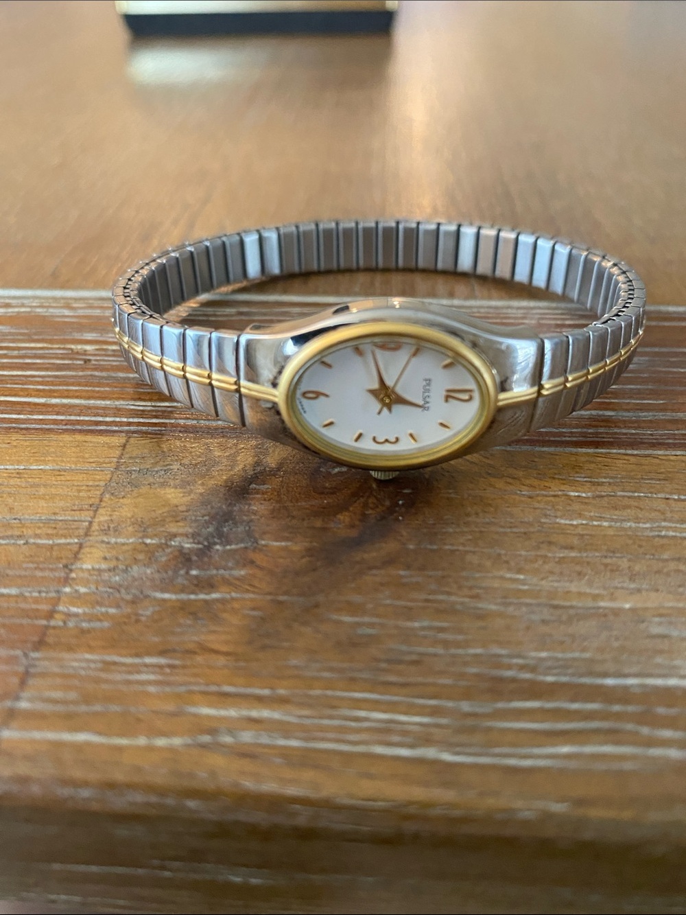 Vtg Pulsar Watch Women 1n01-x057 17mm Silver Gold Tone Stretch Band
